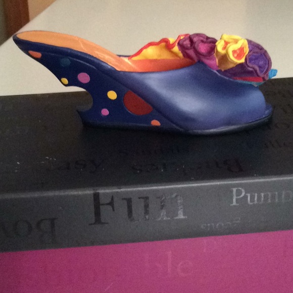 Just The Right Shoe Figurine - Picture 4 of 4